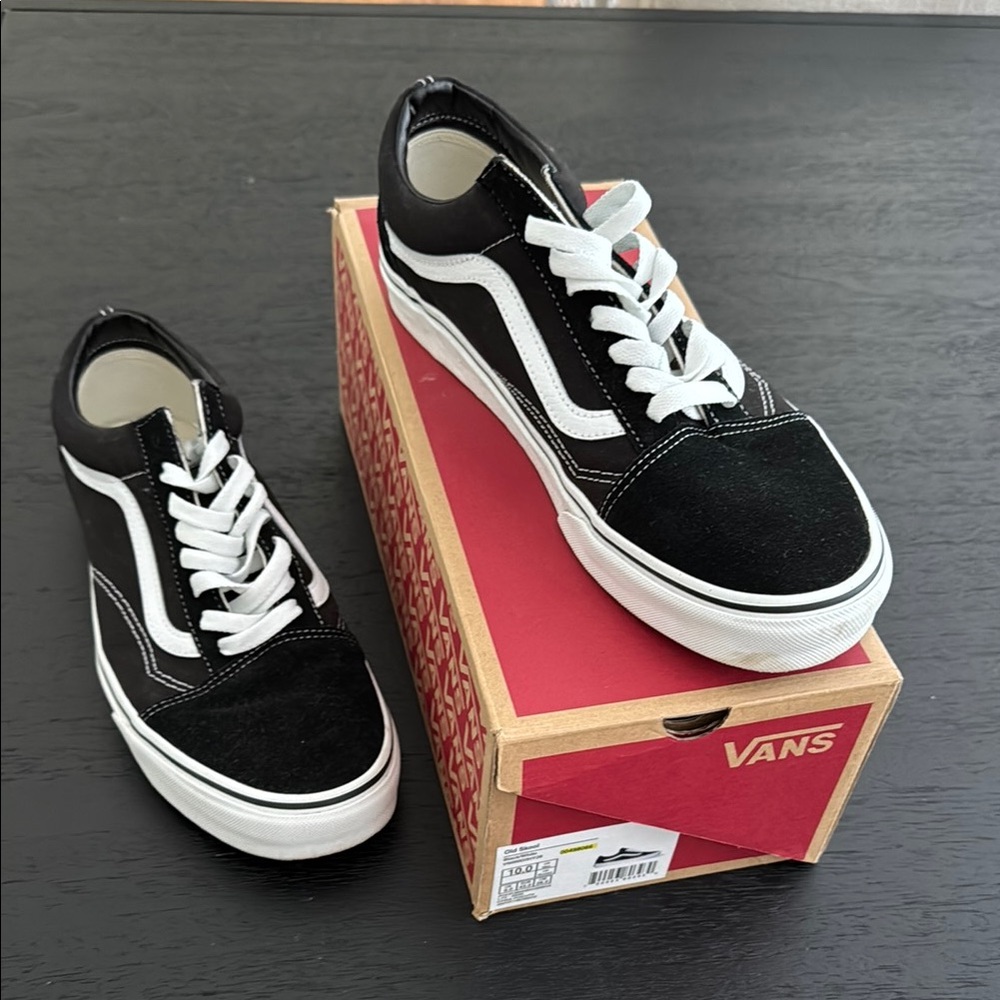 Vans Classic Black and White Low-Tops